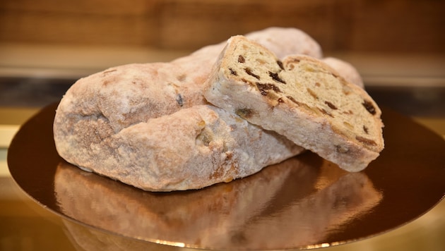 Typisch für den Christstollen aus Tamsweg: Es gibt rundherum keine dicke Zuckerschicht.