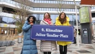 Alsergrunds-Bezirkschefin Saya Ahmad (SPÖ), Neos-Klubobfrau Selma Arapovic und ...