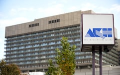 Die Wiener Ärztevertreter schlagen Alarm: Rund ein Drittel der Zeit verbringen Ärzte bereits mit ...