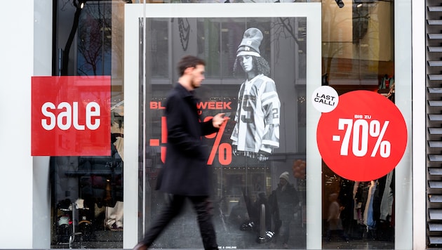 Rabatte sind oft sehr verlockend. Aber dahinter lauert die Konsumfalle.