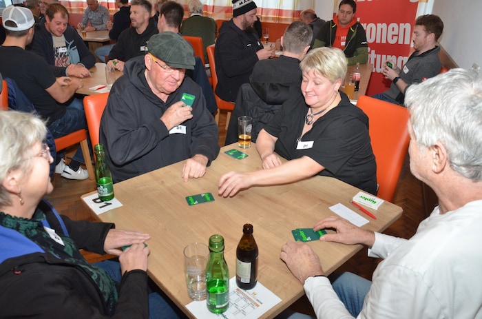 Einmal mehr elektrisierte das Traditionsspiel rund um Herz, Schell, Laub und Eichel.