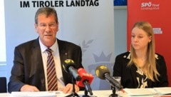 Die Klubchefs der Regierung, Jakob Wolf (ÖVP) und Elisabeth Fleischanderl (SPÖ) erläuterten die ...