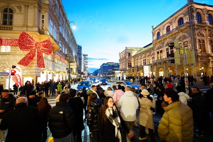 Das Mascherl spaltet: Den einen ist es ein Dorn im Auge, doch Souvenirläden haben schon ...