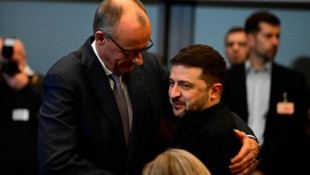 Friedrich Merz und Wolodymyr Selenskyj beim deutsch-ukrainischen Wirtschaftsforum am ...