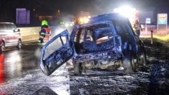 Der Wagen brannte völlig nieder