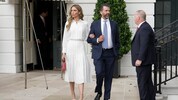 Bettina Anderson und Donald Trump Jr. im Juni 2025 vor dem Weißen Haus – jetzt gab US-Präsident ...