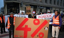 Die Arbeitnehmer fordern vier Prozent Gehaltserhöhung