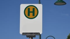 Der Unfall passierte bei einer Haltestelle (Symbolbild).