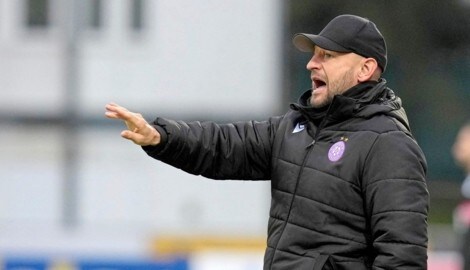 Trainer Stephan Helm sitzt seit 61 Spielen auf Austrias Bank – darf er das auch weiterhin?