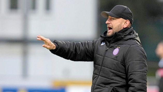 Trainer Stephan Helm sitzt seit 61 Spielen auf Austrias Bank – darf er das auch weiterhin?