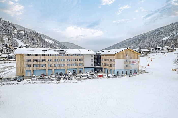 Im COOEE alpin Hotel checken unsere „Krone“-Gewinner ein.