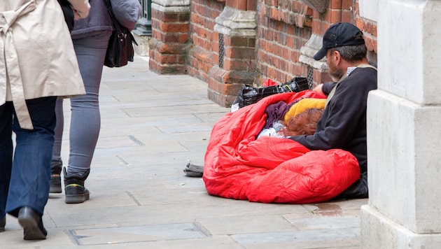 Die Zahl der Beschäftigten ist im Vergleich zum Vormonat im November um 38.000 gesunken.