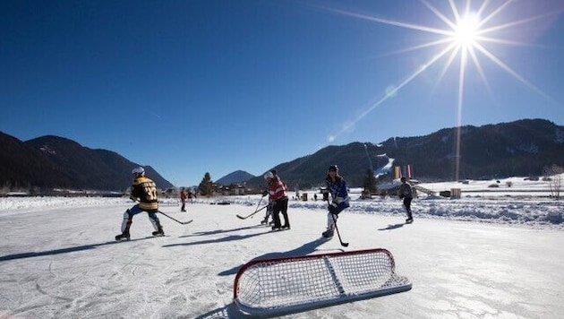 Beim Pondhockey wird auf 20 Spielfeldern gespielt.