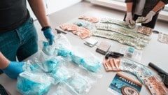 Bei Hausdurchsuchungen sichergestelltes Material