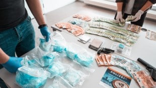 Bei Hausdurchsuchungen sichergestelltes Material