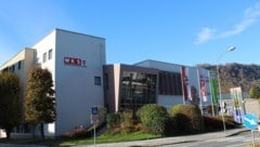 Aus diesem Gebäude in Hallein zieht die Wirtschaftskammer aus. 