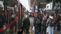 Berufspendler haben es per se schon nicht leicht – die adaptierten Fahrpläne dürften dem einen ...