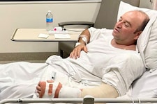 Ahmed al-Ahmed wird derzeit im Krankenhaus behandelt. Er wurde bereits operiert, weitere ...