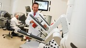 Auch Chirurgie-Primarius Reinhard Mittermair und sein Team nutzen erfolgreich den ...