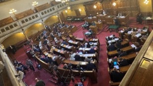 Die allgemeine Budgetdebatte wurde oft vor halb leeren Reihen geführt – wie, wenn Wien nicht auf ...