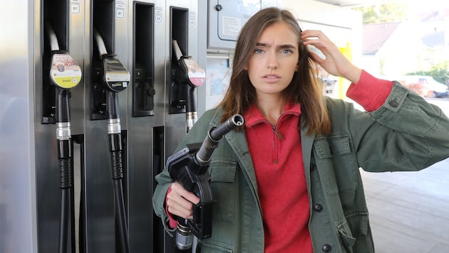 Selbstbedienung: Den netten Tankwart, der auch mal einen Blick unter die Motorhaube wirft und ...