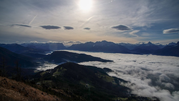 Ohne Wind hält sich der Nebel hartnäckig in niedrigen Lagen.