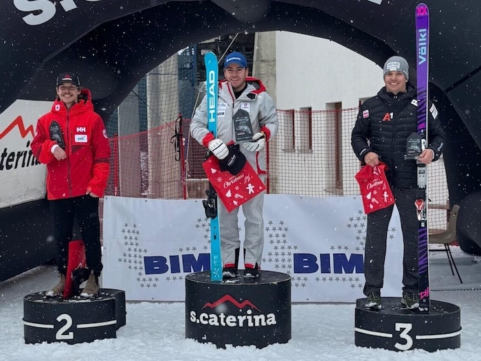 Markus Salcher (re.) belegte Platz drei. Robin Cuche, Neffe von Didier Cuche, gewann.