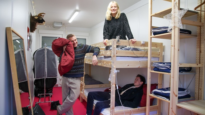 Wie in einer WG: Stockbetten und wenig Platz im Schlaf-Container.