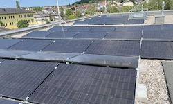 Statt auf versiegelten Flächen sollen neben der A1 und der A10 sogenannte Agri-PV-Anlagen auf ...