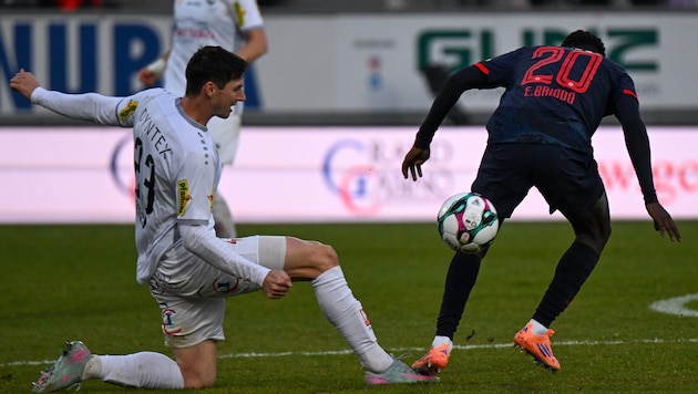 An Benedikt Zech und seiner SCRA-Abwehr kommt man nicht so leicht vorbei.