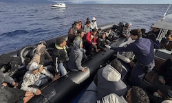 Der Weg über das Mittelmeer gilt als die weltweit gefährlichste Route für Migranten. ...