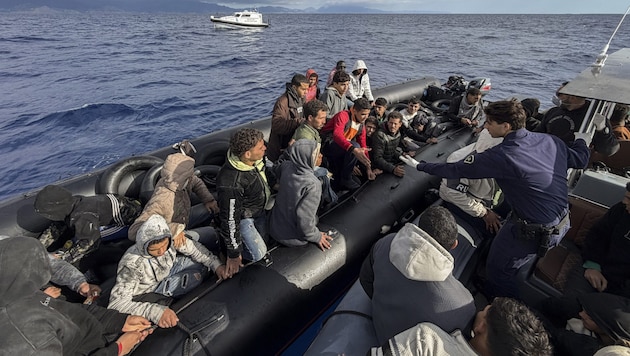 Der Weg über das Mittelmeer gilt als die weltweit gefährlichste Route für Migranten. ...