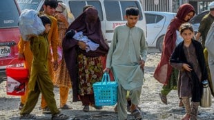 Afghanische Flüchtlinge, denen in Pakistan eine Abschiebung in ihre Heimat droht