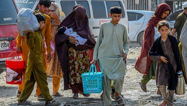 Afghanische Flüchtlinge, denen in Pakistan eine Abschiebung in ihre Heimat droht