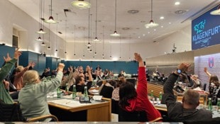 Die Gemeinderäte vieler Parteien würden wohl die Hand heben, wenn es um eine Vorverlegung des ...