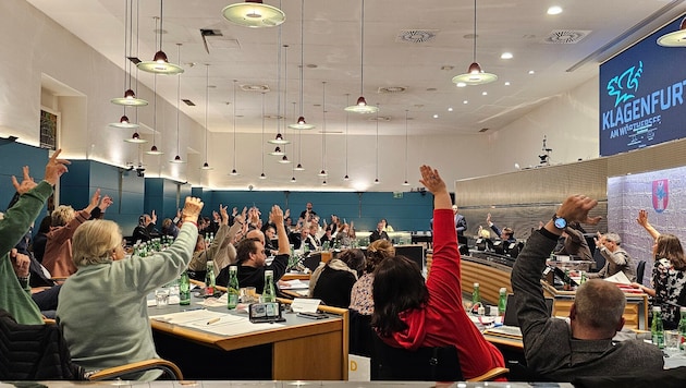 Die Gemeinderäte vieler Parteien würden wohl die Hand heben, wenn es um eine Vorverlegung des ...