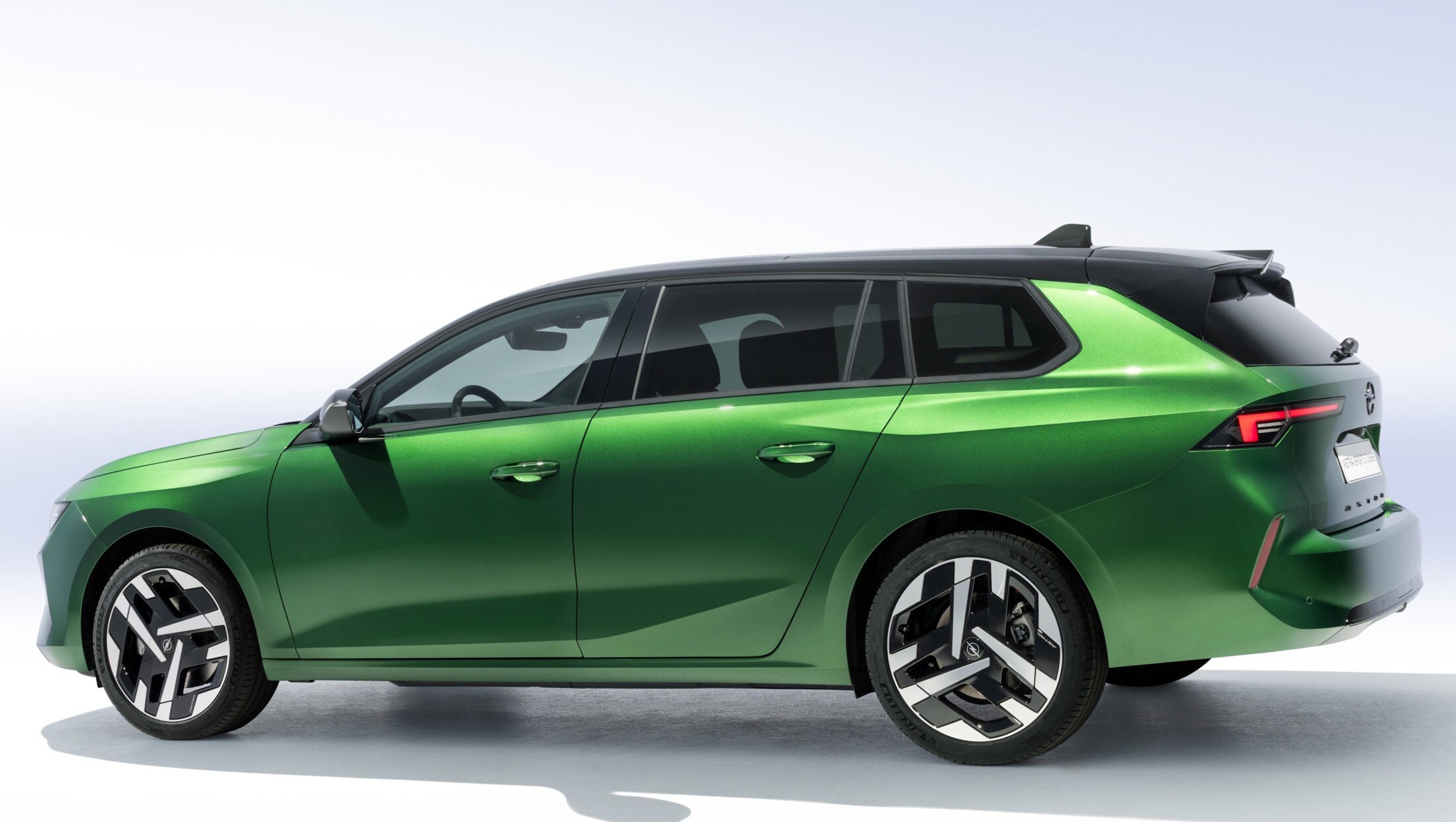 Hatchback Und Kombi Neuer Opel Astra Au en Markant Innen Brillant hatchback-und-kombi-neuer-opel-astra-au-en-markant-innen-brillant