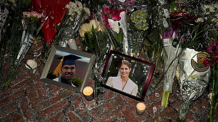 Blumen und Kerzen für die beiden Todesopfer Mukhammad Aziz Amurzokov und Ella Cook