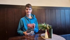 Der 19-jährige Samuel Grimm veröffentlichte gemeinsam mit Alexander Troger den Krimi „Tatort ...