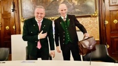 Finanzlandesrat Willibald Ehrenhöfer (ÖVP, rechts) mit FPÖ-Landeshauptmann Mario Kunasek