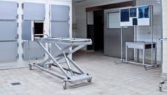 Der Chef der Leichenhalle der Universität von Harvard betrieb einen Online-Handel mit ...