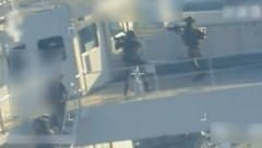 Ausschnitt aus einem Video, das die Beschlagnahmung eines venezolanischen Öltankers durch die ...