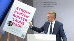 Minister Hattmannsdorfer erklärt das komplizierte, neue Regelwerk.
