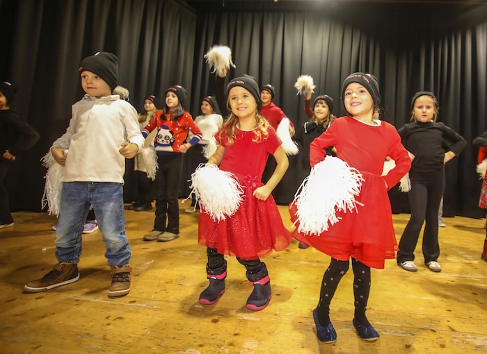 Zum traditionellen Weihnachtskonzert laden die Musical Kids der Musikschule Auftakt ins Full ...