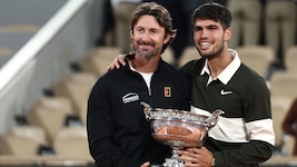 Carlos Alcaraz (l.) und Juan Carlos Ferrero (r.)