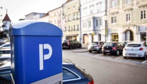 Noch kontrollieren Parksheriffs die Welser Innenstadt, ab 2028 wird das ein Auto erledigen.