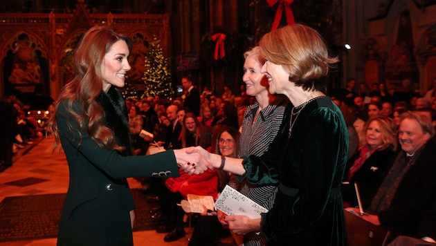 Nähe statt Distanz: Kate im Gespräch mit Besuchern ihres Weihnachtskonzerts.