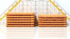 „Shrinkflation“ nennt man den Umstand, wenn die Füllmenge eines Produktes sinkt, der Preis aber ...