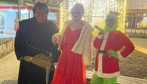 Ist Wiener Neustadt schon bereit für einen Drag-Nikolaus? Ein queerer Punschstand des Vereins ...