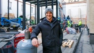 Markus Tschepp Projektleiter Christoph Helm überwacht jeden Bauschritt genau. Im Sommer 2026 soll das Gebäude ...